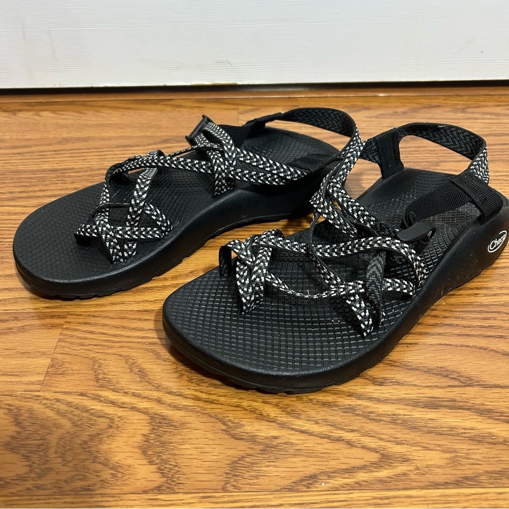 Chaco ZX/2 Classic Black and White Strappy Sandals